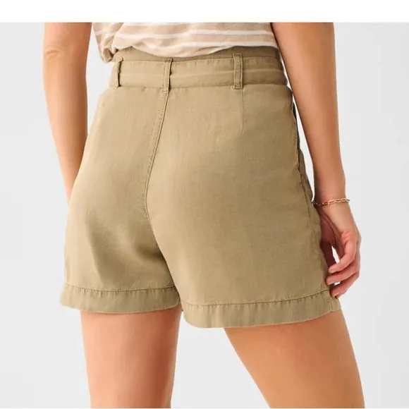 NWT. Faherty Arlie Tie Waist Shorts. Size Small. Color Oakwood.