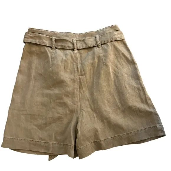 NWT. Faherty Arlie Tie Waist Shorts. Size Small. Color Oakwood.