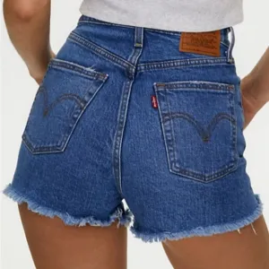 NWT Levi’s Premium Ribcage High Rise Distressed Shorts Size 25