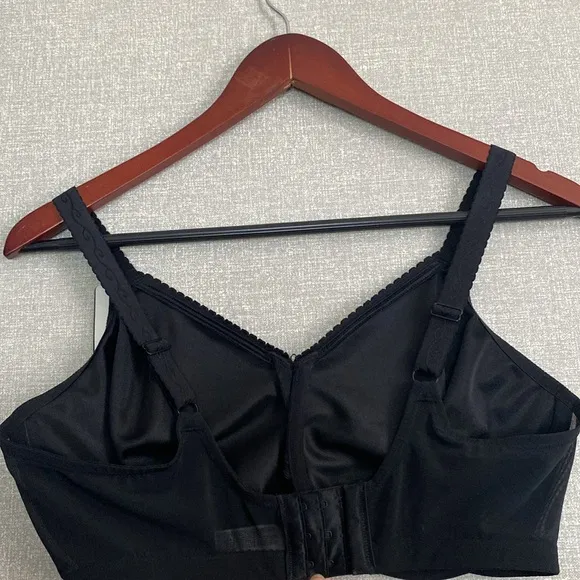 NWT Wacoal Black Simple Shaping Minimizing Underwire Bra