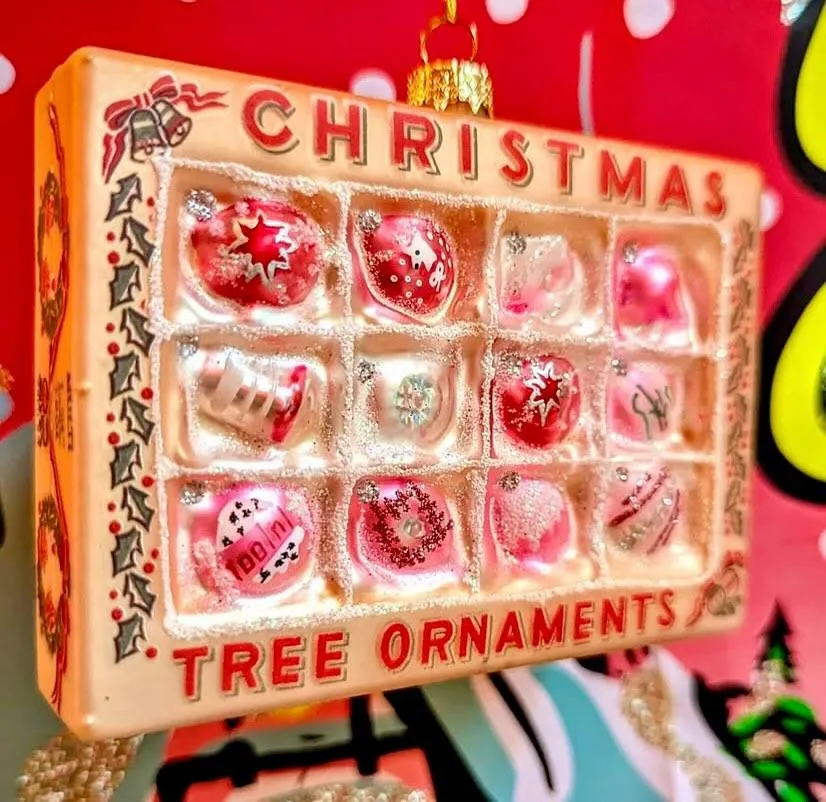 Pink bauble box decoration