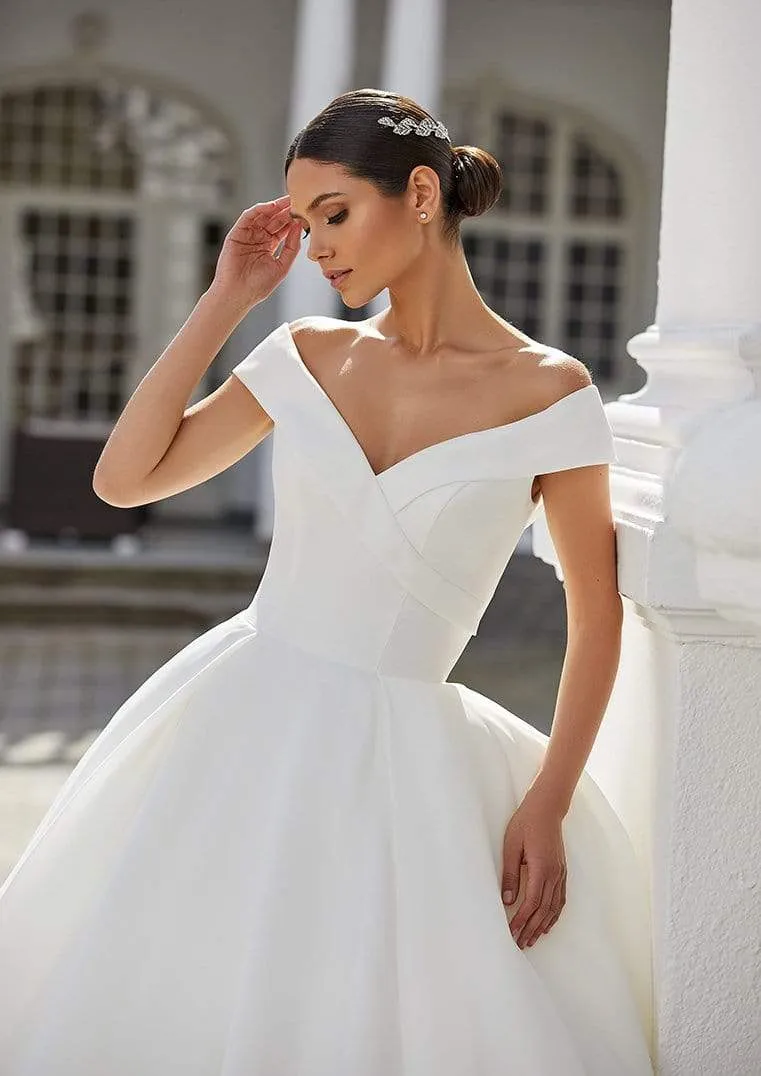 Pronovias: Farrah