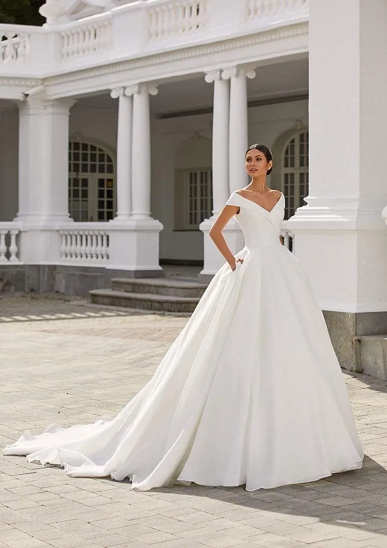Pronovias: Farrah