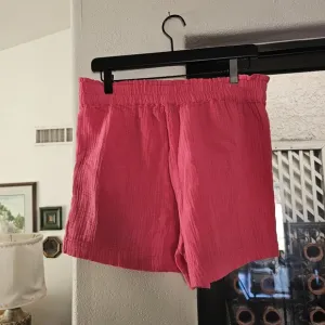 Rails Leighton Short in Hibiscus Size Medium NWT Pink Gauze
