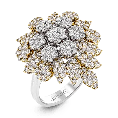 Right Hand Ring in 18k Gold with Diamonds