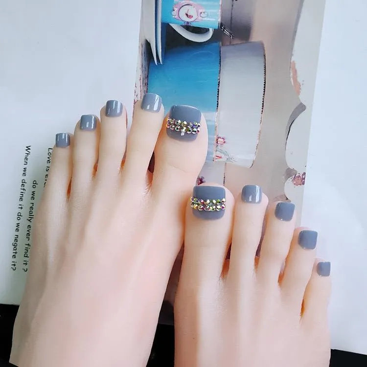 Toe Nails Aquamarine