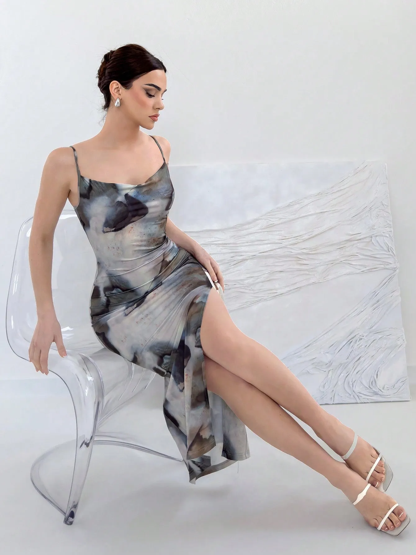 Vestido elegante Aloruh con cuello drapeado en