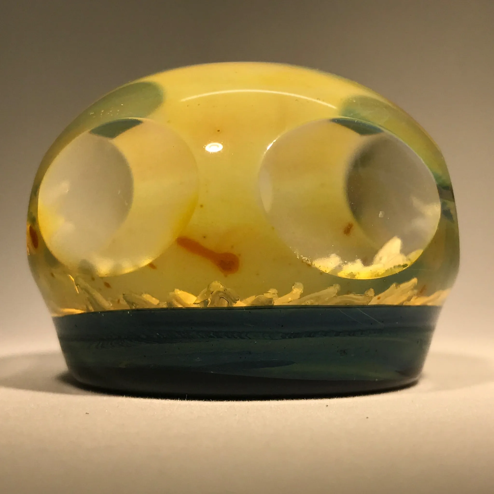 Vintage George Sarfi Art Glass Borosilicate Paperweight White Dahlia on Blue