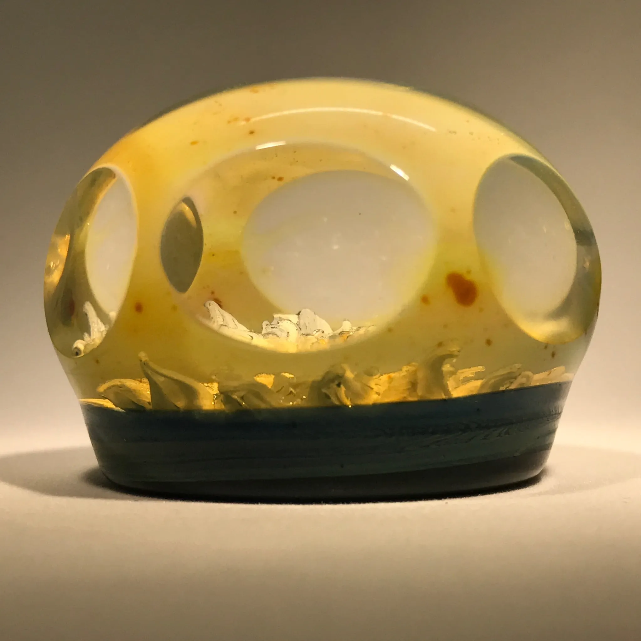 Vintage George Sarfi Art Glass Borosilicate Paperweight White Dahlia on Blue