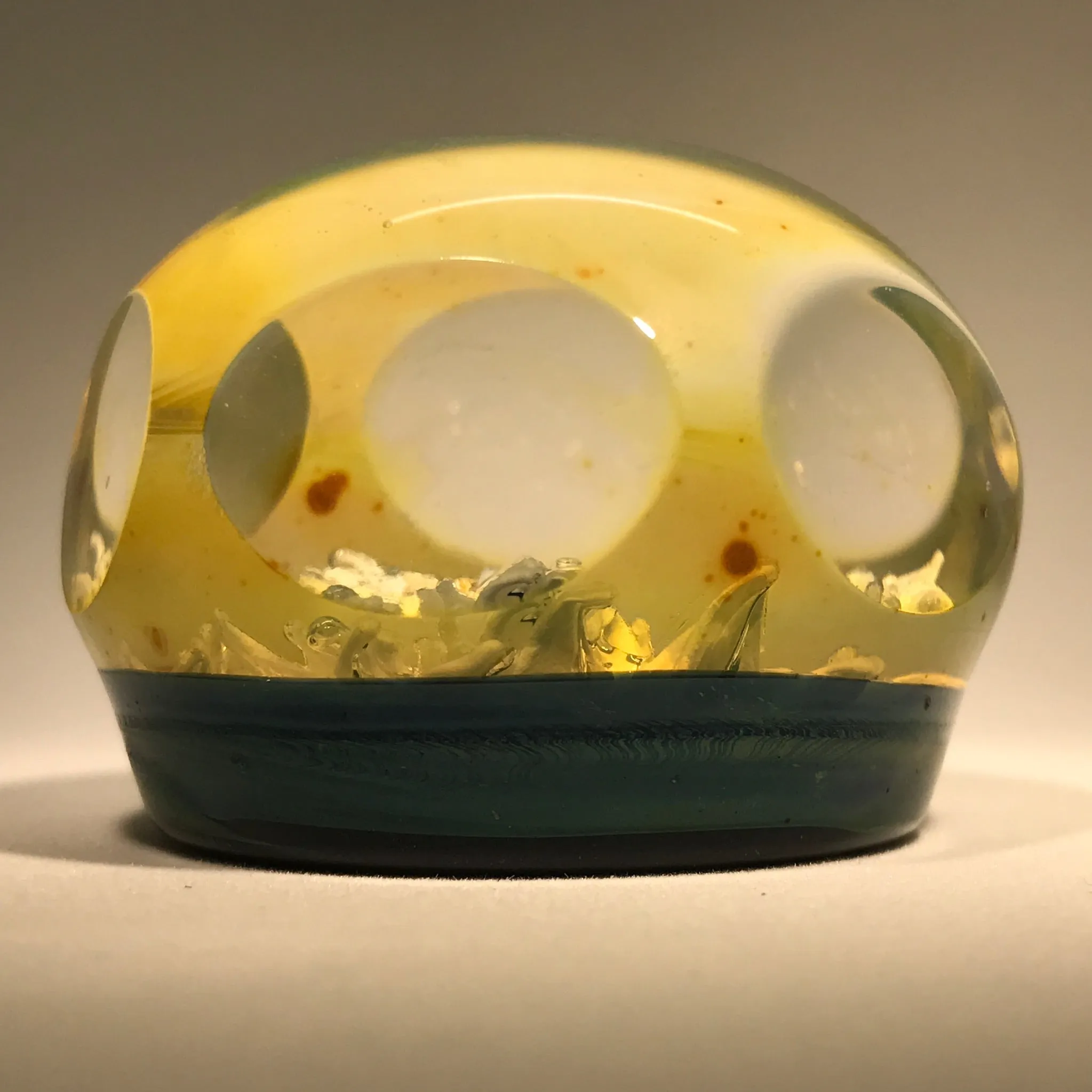 Vintage George Sarfi Art Glass Borosilicate Paperweight White Dahlia on Blue