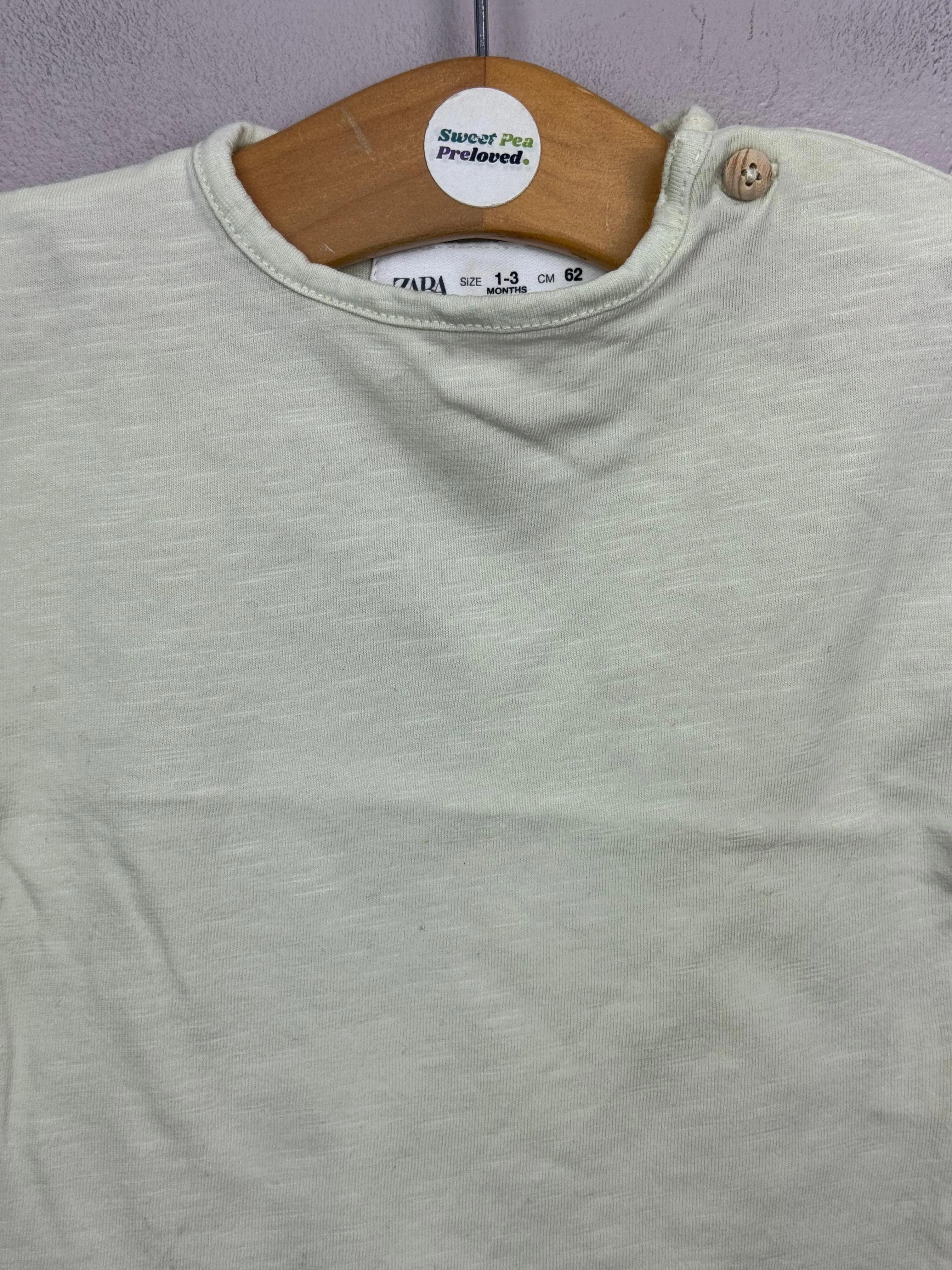 Zara apple green t-shirt 1-3m